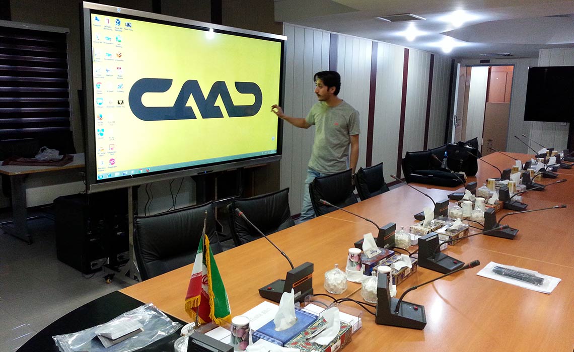 کامپیوتر لمسی 84 اینچی کاواک در اتاق جلسات واحد سیاسی - دفاعی دبیرخانه مجمع تشخیص مصلحت نظام