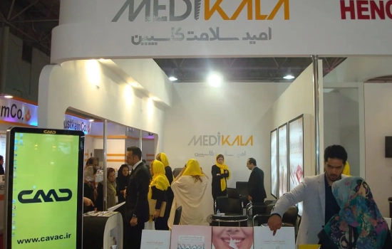 نوآوری در نمایش تجهیزات پزشکی: تجربه مدیکالا در استفاده استراتژیک از استندهای لمسی کاواک.