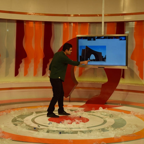 نمایشگر لمسی کاواک در برنامه تلویزیونی 